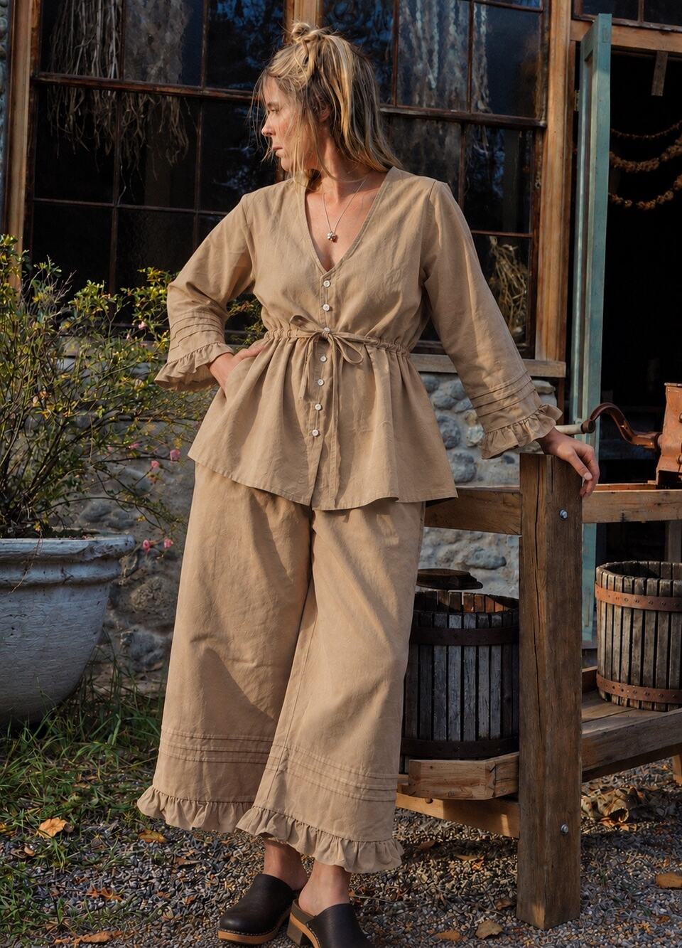 NEW Rudy Jude Adult Pillowcase Smock & Pants Set Organic Cotton Taupe Large